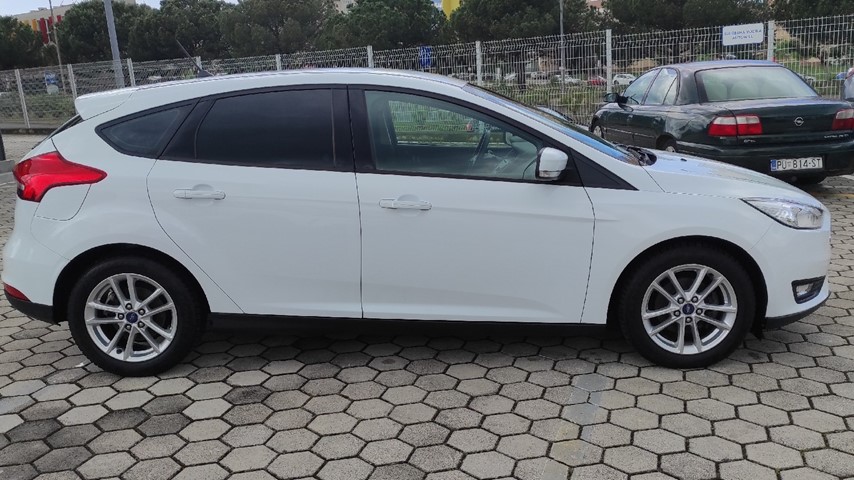 RABLJENO VOZILO FORD FOCUS 1,0 GTDI Mehanički mjenjač BENZIN 81171