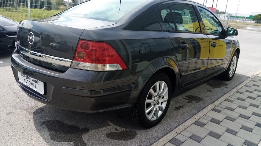 RABLJENO VOZILO OPEL ASTRA 1,6 16 V ENJOY Mehanički mjenjač BENZIN 223310