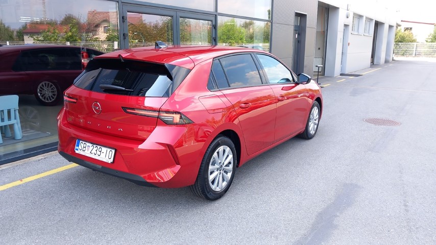 RABLJENO VOZILO OPEL ASTRA BUSINESS EDITION 1,2 AT8 Automatski mjenjač BENZIN 67190