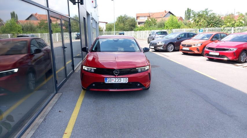 RABLJENO VOZILO OPEL ASTRA BUSINESS EDITION 1,2 AT8 Automatski mjenjač BENZIN 67190