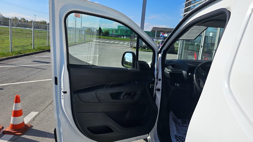 RABLJENO VOZILO OPEL COMBO VAN ENJOY L2H1 D 1.5 DT Mehanički mjenjač DIESEL 223939