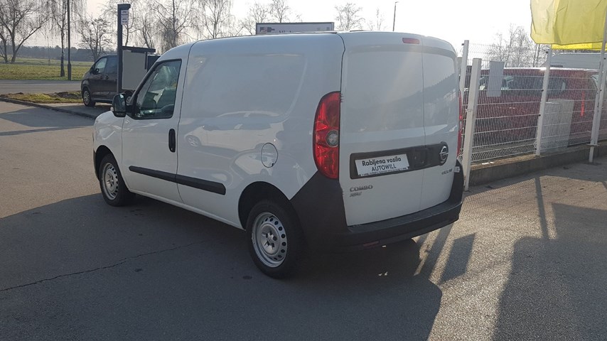 RABLJENO VOZILO OPEL COMBO VAN L1H1 B 1.3 DIE MT5 Mehanički mjenjač DIESEL 223288