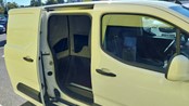 RABLJENO VOZILO OPEL COMBO VAN VAN ENJOY L1H1 D1,5DT MT5 Mehanički mjenjač DIESEL 223948