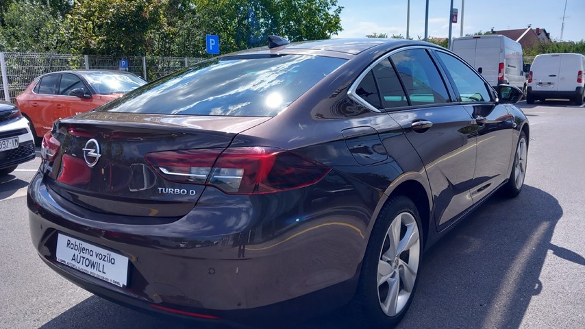 RABLJENO VOZILO OPEL INSIGNIA GRANDSPORT DYNAMIC 1,6 DTH Mehanički mjenjač DIESEL 65693