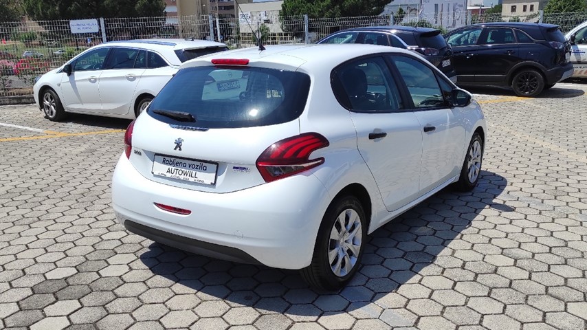 RABLJENO VOZILO PEUGEOT 208 BUSINESS 1,6 BLUE Mehanički mjenjač DIESEL 27330