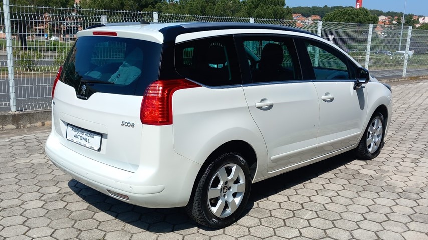 RABLJENO VOZILO PEUGEOT 5008 1,6 HDI Mehanički mjenjač DIESEL 27328