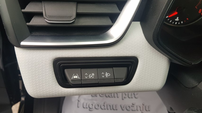 RABLJENO VOZILO RENAULT CLIO LIMITED TCE 90 Mehanički mjenjač BENZIN 224098