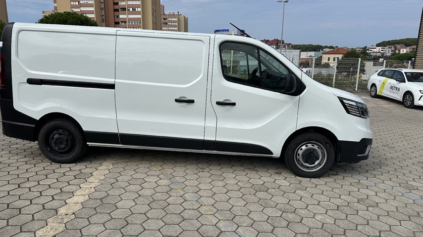 RABLJENO VOZILO RENAULT TRAFIK 2,0 DCI Mehanički mjenjač DIESEL 27368