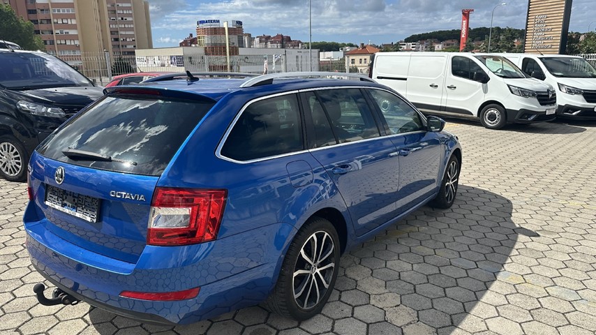 RABLJENO VOZILO ŠKODA OCTAVIA COMBI 1,6 TDI GREEN LINE Mehanički mjenjač DIESEL 222845