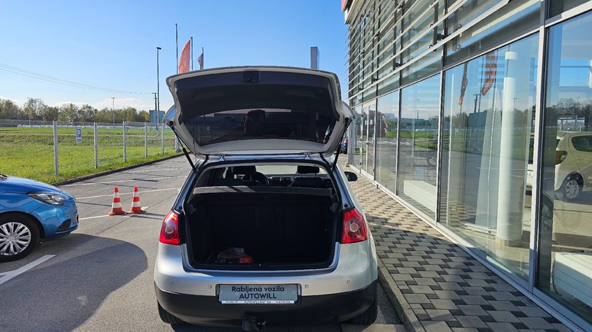 RABLJENO VOZILO VOLKSWAGEN GOLF 1,9 TDI Mehanički mjenjač DIESEL 223994