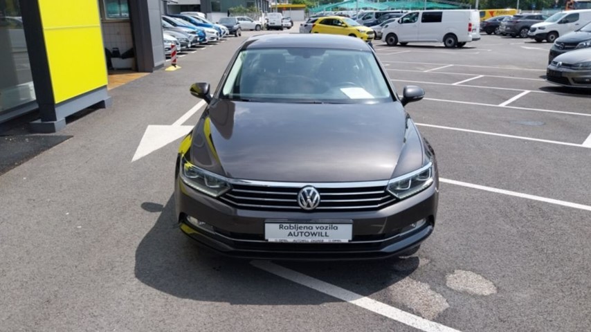 RABLJENO VOZILO VOLKSWAGEN PASSAT 2,0 TDI BMT CONNECT Mehanički mjenjač DIESEL 223926