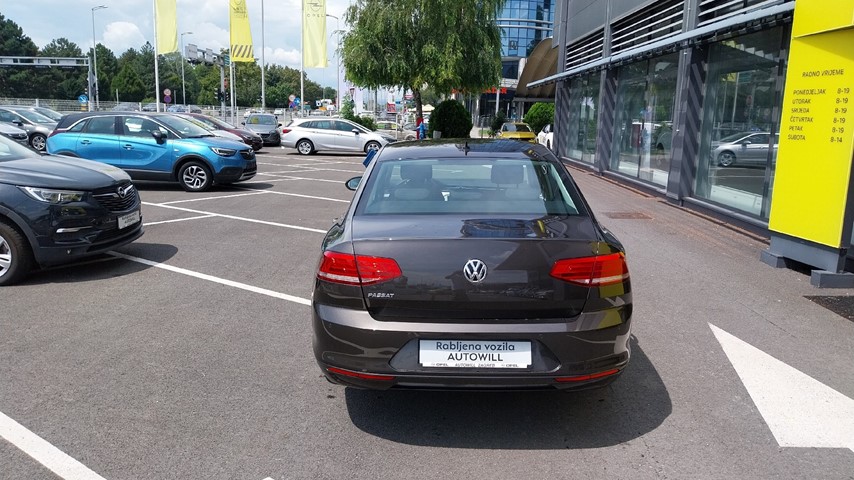 RABLJENO VOZILO VOLKSWAGEN PASSAT 2,0 TDI BMT CONNECT Mehanički mjenjač DIESEL 223926